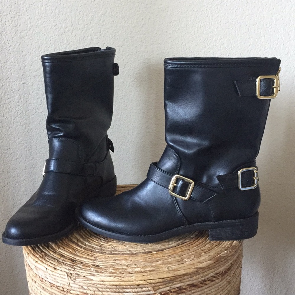 Mossimo Kyla black boots